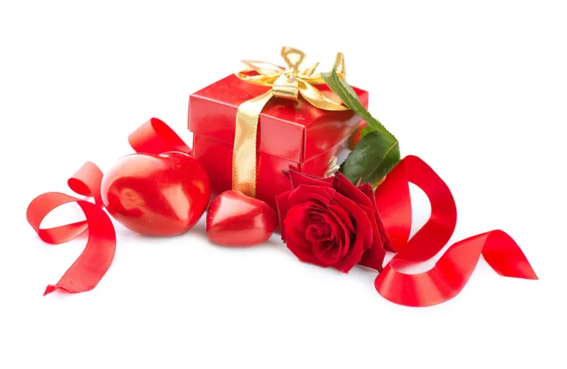 Día de San Valentín - decoración roja y regalos.