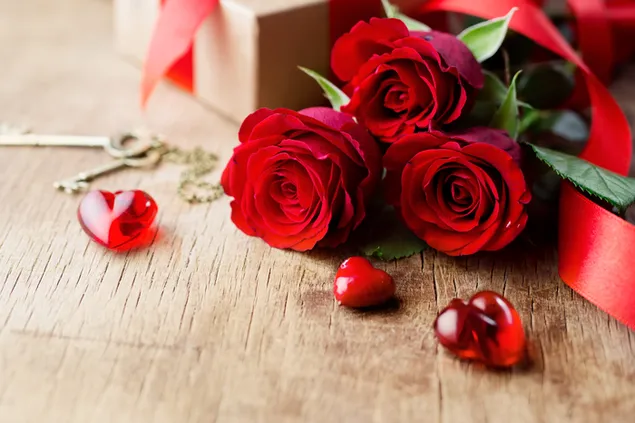 Valentinstag - rote Rosen, Blumen und Herzen 4K Hintergrundbild