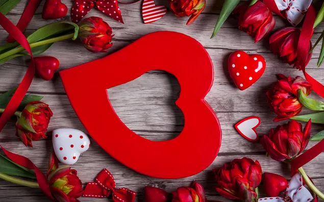 バレンタインデー-赤いチューリップとハートの装飾