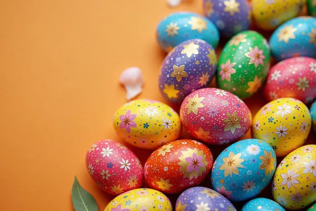 zivahni asortiman ukrasnih jaja s cvjetnim uzorcima preuzmi