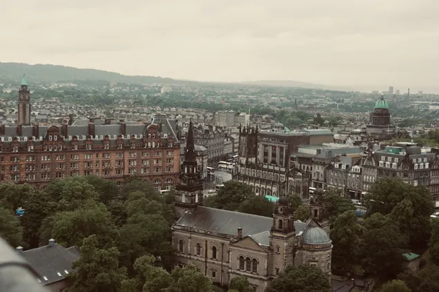 מבט ממרומי טירת סקוטלנד HD טפט