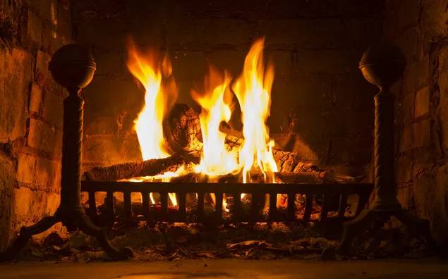 ヴィンテージの木製の暖炉