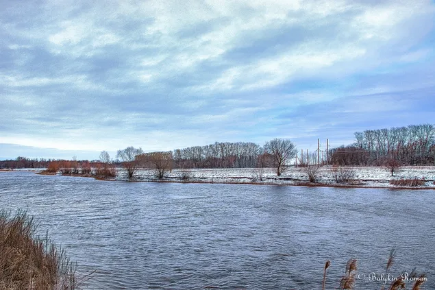 Vista al río en invierno