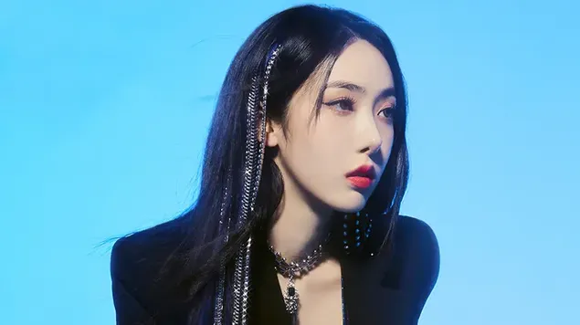 VIVIZ SinB a „Prism sugara” album fotózásán 4K háttérkép