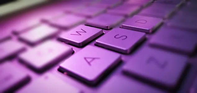 Neon mor klavyede wasd tuşları 4K duvar kağıdı