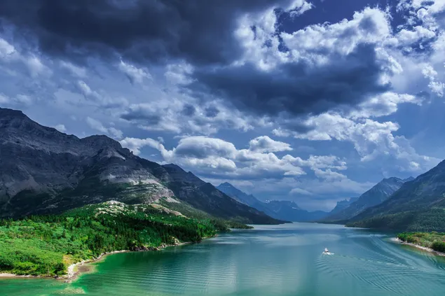 Waterton Lakes National Park in Canada 2K wallpaper
