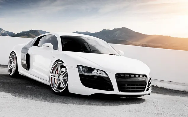 Audi R8 blanco estacionado al lado de la montaña y el mar descargar