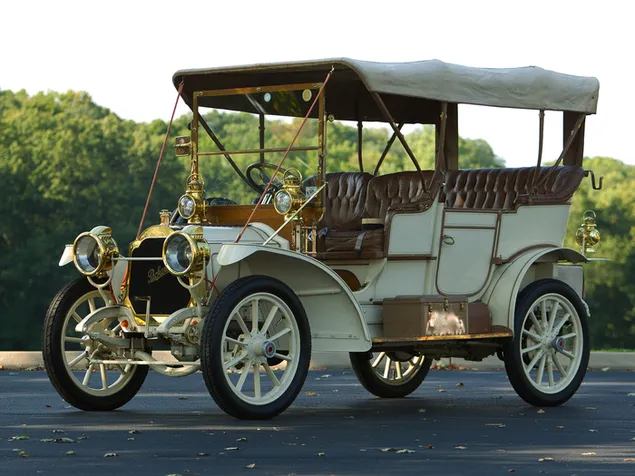 White classic Packard Model 18 Touring with thin wheels download