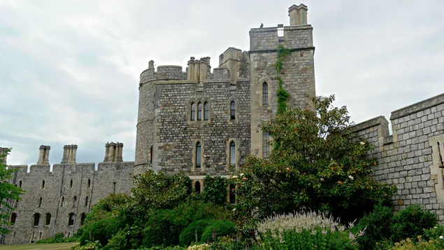 Castillo de Windsor con paisaje de jardín