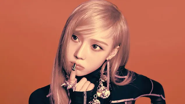 Taustakuva Talvi Aespasta 'Whiplash'-minialbumikuvauksessa 4K