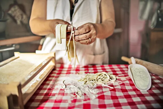 muat turun wanita membuat mi buatan tangan