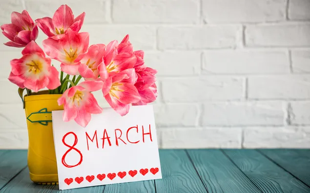 Frauentag - Notiz mit schönen Tulpenblumen