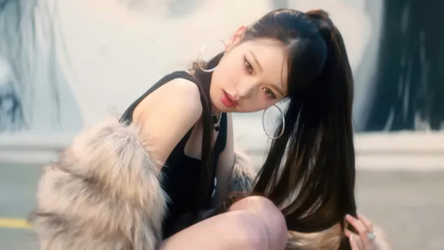 Kitsch MV 촬영에서 IVE (Kpop Band)의 원영 4K 배경화면