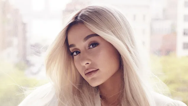 Wunderschöne Blondine 'Ariana Grande' | Elle Fotoshooting