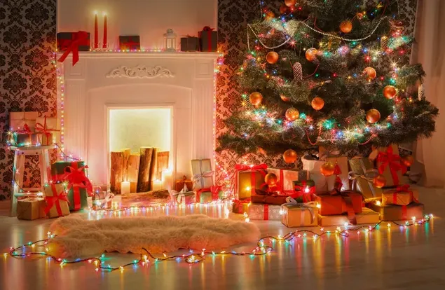 Decoración del árbol de Navidad y luces de colores.