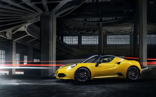zuti alfa romeo 4c u garazi preuzmi