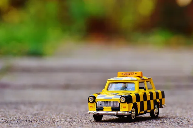 Geel geblokte Follow me cab miniatuur