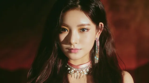 Yiren in 'Reminiscence' MV Shoot (2020) from Everglow (K-Pop Band) 4K wallpaper