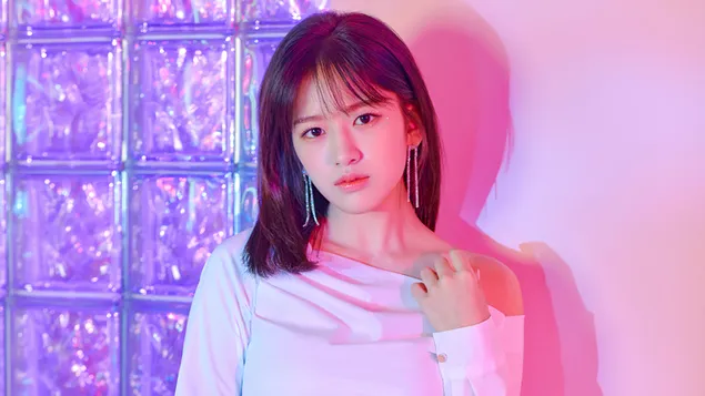 Yujin في 'Secret Story of The Swan' MV Shoot (2020) من IZ * ONE (K-Pop Band) 4K خلفية