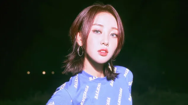 Yves di '12:00' MV Shoot (2020) dari 'Loona' [K-Pop Band] 4K wallpaper
